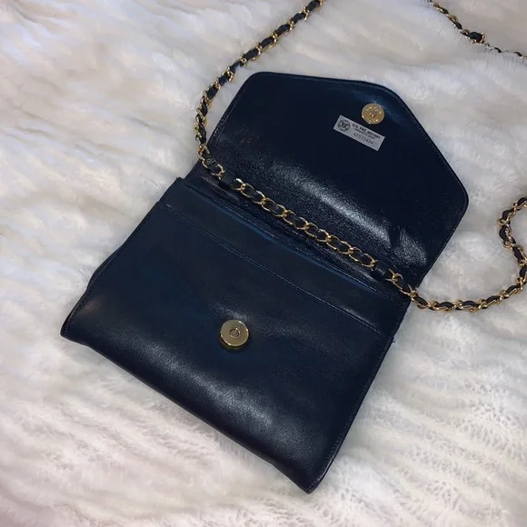 ⭐️Monet Vintage Navy Genuine Blue Leather Gold Chain Crossbody⭐️Rich looking! - Picture 7 of 10